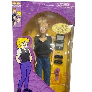 VTG 2000 Veronica’s Best Friend Betty 11” Doll Full Length Archie Comic Book NEW